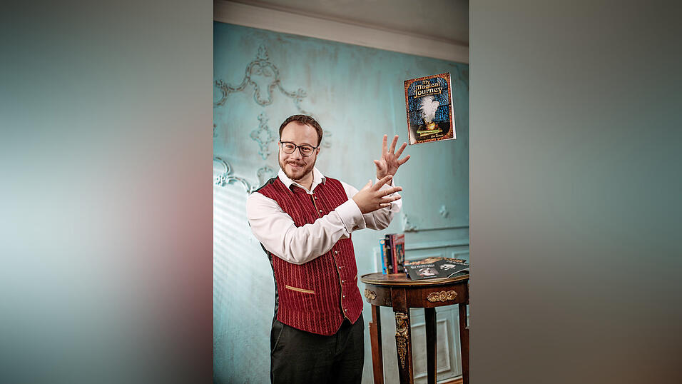 It's magic: Max Schneider sorgt als Zauberk&uuml;nstler f&uuml;r schwebende Eindr&uuml;cke.