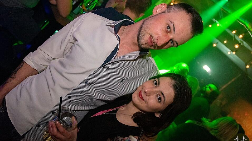 Die Stimmung bei den Partygängern am Samstagabend war prächtig. Die Stimmung bei den Partygängern am Samstagabend war prächtig.