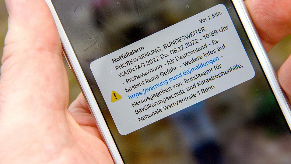 So sieht eine Cell-Broadcast-Warnung am Smartphone aus. Doch beim vergangenen Warntag hat das lange nicht bei allen funktioniert. 