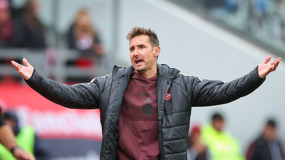 Trainer Miroslav Klose erlebt mit dem 1. FC Nürnberg derzeit eine höchst komplizierte Saison. Trainer Miroslav Klose erlebt mit dem 1. FC Nürnberg derzeit eine höchst komplizierte Saison.