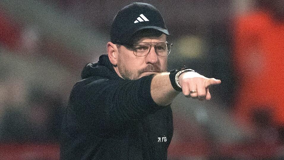 Berlins Trainer Steffen Baumgart kann endlich wieder über ein Stürmer-Tor jubeln. Berlins Trainer Steffen Baumgart kann endlich wieder über ein Stürmer-Tor jubeln.