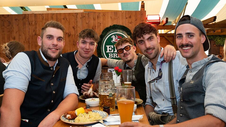 Die Partybilder vom Mittwoch, 12. August, aus dem Festzelt Wenisch. Die Partybilder vom Mittwoch, 12. August, aus dem Festzelt Wenisch.