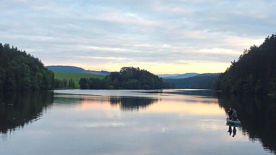 Und das bietet die Wanderung: zauberhafte Stimmung am Blaibacher See. Und das bietet die Wanderung: zauberhafte Stimmung am Blaibacher See.