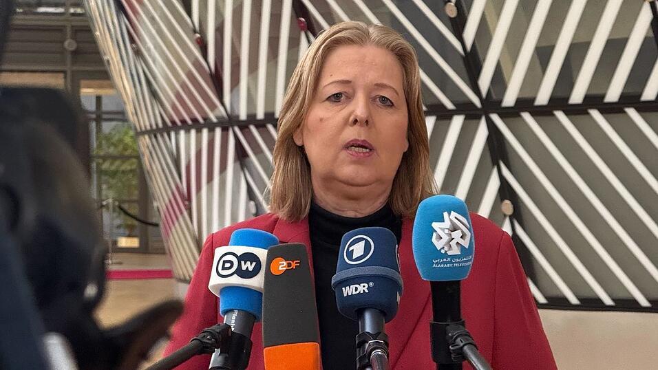 «Wir werden sie hier aufnehmen, wie wir alle anderen auch aufgenommen haben», sagt Arbeitsministerin Bärbel Bas über junge Männer aus der Ukraine.