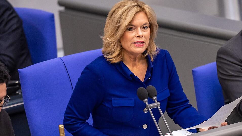 Bundestagspräsidentin Julia Klöckner (CDU) sagt, man müsse grundsätzlich dahin gehen, wo die politische Meinungsbildung stattfinde. (Archivbild) Bundestagspräsidentin Julia Klöckner (CDU) sagt, man müsse grundsätzlich dahin gehen, wo die politische Meinungsbildung stattfinde. (Archivbild)