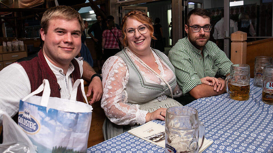 Die Partybilder vom Sonntag, 17. August, aus dem Festzelt Reisinger. Die Partybilder vom Sonntag, 17. August, aus dem Festzelt Reisinger.