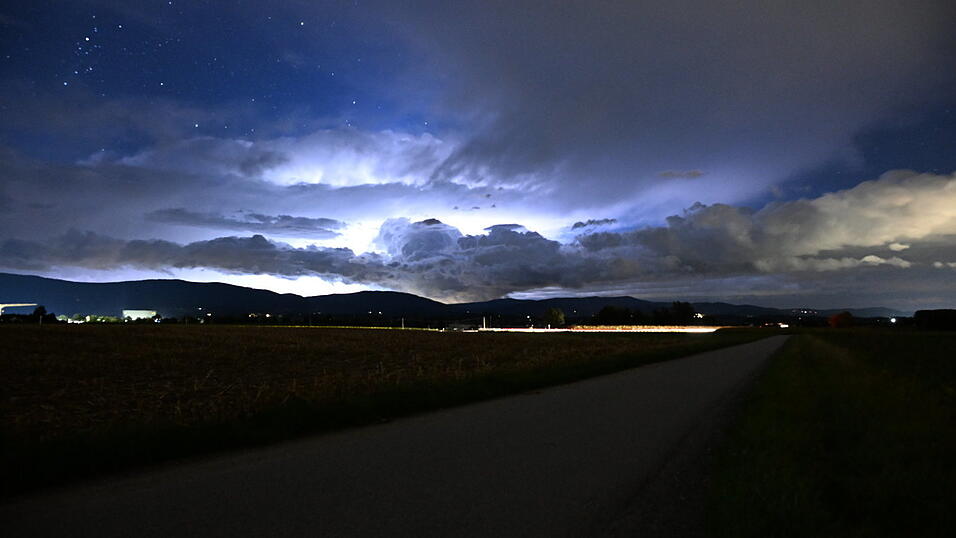 Diese beeindruckende Aufnahme gelang unserem Leser Friedrich Burgwedel aus Niederwinkling.&nbsp;