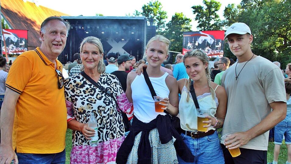 Fotos des&nbsp;ersten Open-Air-Abends auf der Ringelstecherwiese.&nbsp;