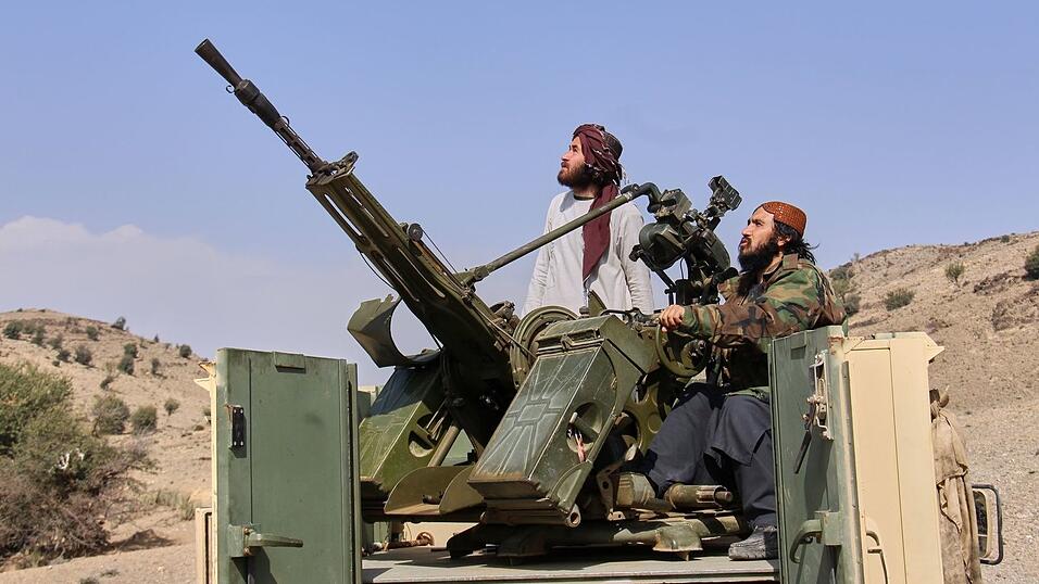 Taliban-K&auml;mpfer griffen am Donnerstagabend pakistanische Stellungen an.