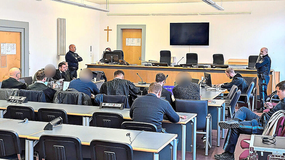 Die gest&auml;ndigen Automatenknacker, die sich als Beschaffungskriminelle outeten, d&uuml;rfen alle einen geschlossenen Drogenentzug versuchen.