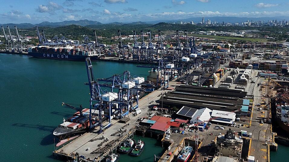 Panamas Verfassungsgericht hat die Vertr&auml;ge eines Hongkonger Konzerns f&uuml;r den Betrieb zweier am Panamakanal annulliert. Daran &uuml;bt China deutliche Kritik. (Archivbild)