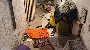 Der verm&uuml;llte Keller des Anwesens