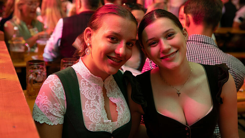 Die Partybilder vom Samstag, 16. August, aus dem Festzelt Weckmann. Die Partybilder vom Samstag, 16. August, aus dem Festzelt Weckmann.
