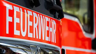 Feuerwehrleute wurden zu einer Geburt in einem Auto auf dem Standstreifen der Autobahn gerufen. (Symbolbild) Feuerwehrleute wurden zu einer Geburt in einem Auto auf dem Standstreifen der Autobahn gerufen. (Symbolbild)