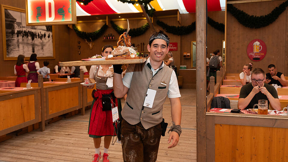 Die Partybilder vom Sonntag, 20. August 2023, aus dem Festzelt Krönner. Die Partybilder vom Sonntag, 20. August 2023, aus dem Festzelt Krönner.