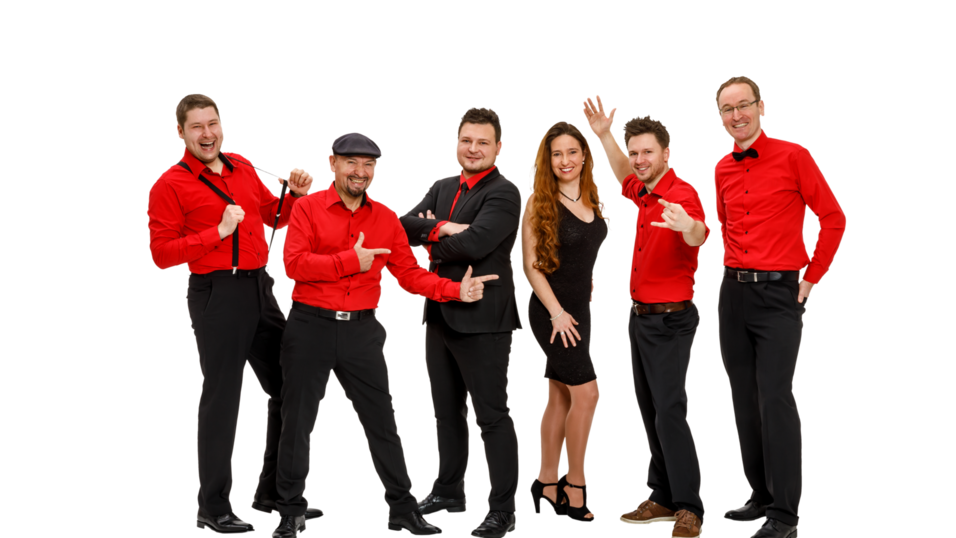 Stefan Denk (l.) und Bernhard Reiseck (2.v.l.) geh&ouml;ren zur sechsk&ouml;pfigen Band Pharao und leben in der Marktgemeinde.