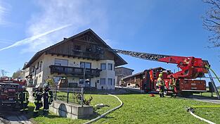 Zirka 150 Feuerwehr-Kr&auml;fte mit schwerem Ger&auml;t brachten den Brand schnell unter Kontrolle.