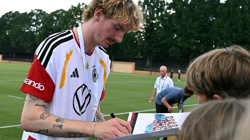 Nick Woltemade ist bei den Fans der DFB-Elf sehr beliebt. Nick Woltemade ist bei den Fans der DFB-Elf sehr beliebt.