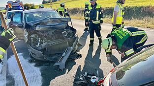 Nur noch Schrottwert hat der Ford des Unfallverursachers aus dem Raum Deggendorf.