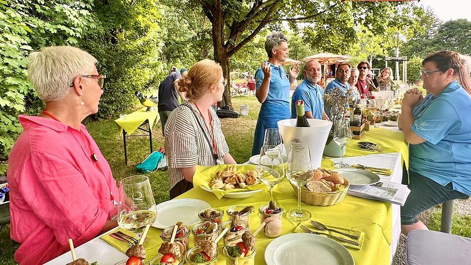 Katharina Deglmann informierte &uuml;ber den &bdquo;Further Brettlabend&ldquo;, der an diesem Samstagabend stattfindet.