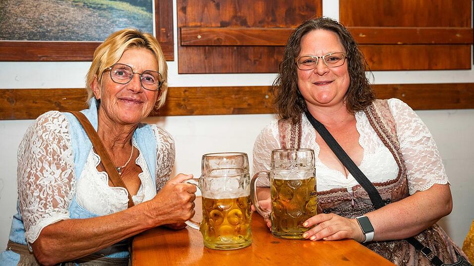 Die Partybilder vom Montag, 17. August, aus dem Festzelt Greindl. Die Partybilder vom Montag, 17. August, aus dem Festzelt Greindl.