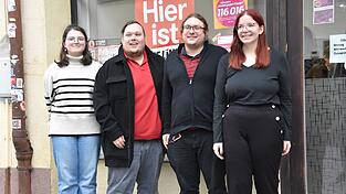 Sie führen die Liste der Linken in Straubing an (v.l.): Sara Zwack, Maximilian Spielbauer, Johannes Spielbauer und Rebecca Pummer. Sie führen die Liste der Linken in Straubing an (v.l.): Sara Zwack, Maximilian Spielbauer, Johannes Spielbauer und Rebecca Pummer.
