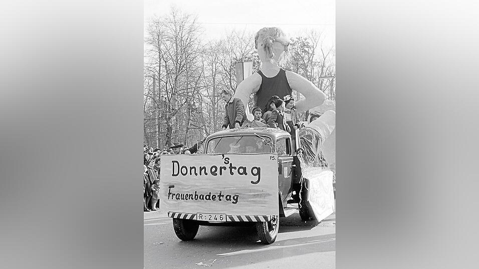 Donner(s)tag ist Frauenbadetag ... Donner(s)tag ist Frauenbadetag ...