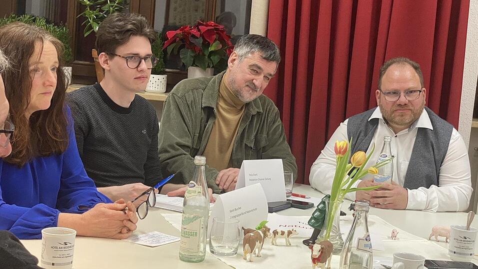 Keine Abstriche beim Tierwohl will Sascha Kretz (r.) von den Gr&uuml;nen.