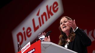 Das erklärte Ziel der Linken-Vorsitzenden Janine Wissler und ihrer Partei ist, Milliardäre 'abzuschaffen'. Das erklärte Ziel der Linken-Vorsitzenden Janine Wissler und ihrer Partei ist, Milliardäre 'abzuschaffen'.