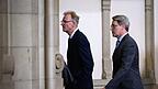 Der frühere Verkehrs-Staatssekretär Gerhard Schulz weist Vorwürfe der Staatsanwaltschaft im Zusammenhang mit der gescheiterten Pkw-Maut zurück. Der frühere Verkehrs-Staatssekretär Gerhard Schulz weist Vorwürfe der Staatsanwaltschaft im Zusammenhang mit der gescheiterten Pkw-Maut zurück.