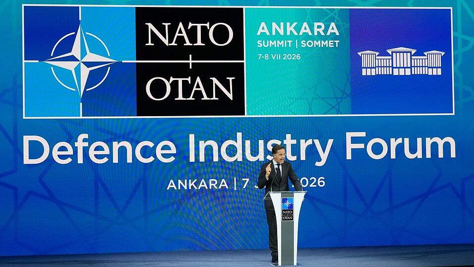 Kündigte den Auftrag für Bombardier und Saab an: Nato-Generalsekretär Mark Rutte. Kündigte den Auftrag für Bombardier und Saab an: Nato-Generalsekretär Mark Rutte.
