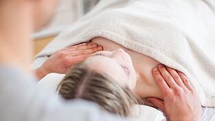 Massagen unterst&uuml;tzen das Fastenerlebnis.