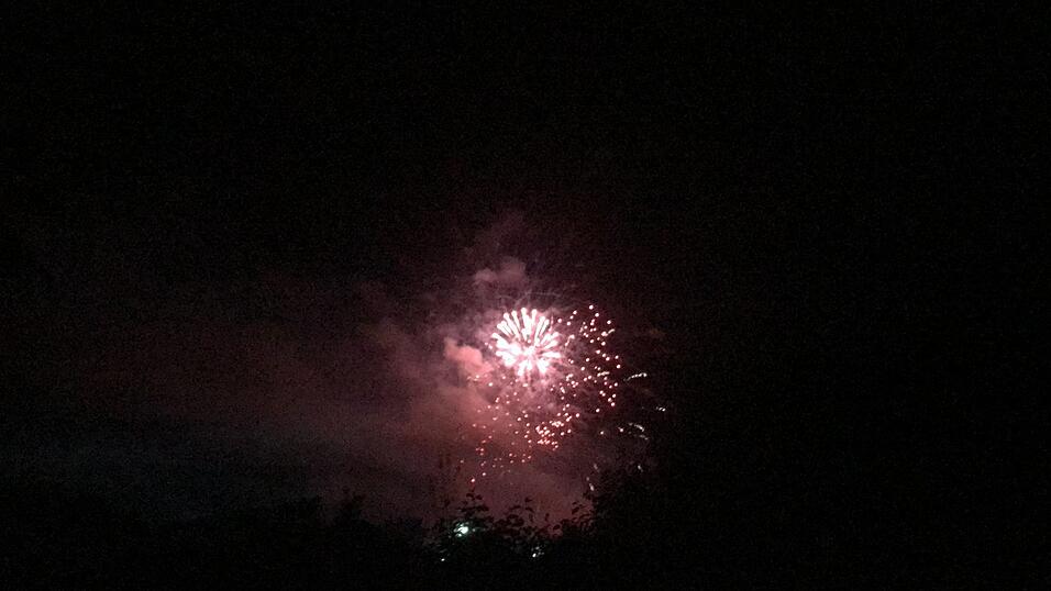 Das war das Abschlussfeuerwerk des Gäubodenvolksfestes 2019. Das war das Abschlussfeuerwerk des Gäubodenvolksfestes 2019.
