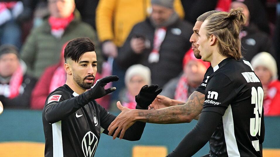 Mohammed Amoura (l.) freut sich über sein Tor zum 1:0 in Mainz. Mohammed Amoura (l.) freut sich über sein Tor zum 1:0 in Mainz.