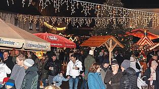 Tolle adventliche Stimmung beim 40. Nikolausmarkt. Fotos: