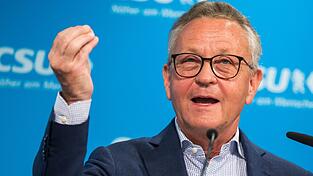 BIHK-Präsident Klaus Josef Lutz, der frühere Baywa-Chef, im Jahr 2022. Heute wehrt sich Lutz gegen Vorwürfe, er sei verantwortlich für die Schieflage der Baywa. (Archivbild)