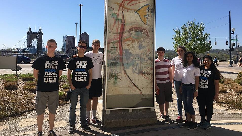 Diese Stück der Berliner Mauer steht vor einem Museum in Cincinnati.