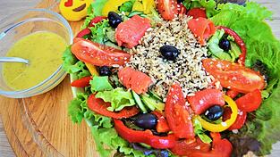 So, oder so ähnlich kann eine fertige Buddha Bowl aussehen. So, oder so ähnlich kann eine fertige Buddha Bowl aussehen.