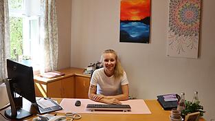Veronika Traurig an ihrem Arbeitsplatz als Bürgermeisterin. Veronika Traurig an ihrem Arbeitsplatz als Bürgermeisterin.