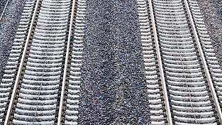 Der Lückenschluss der Werratalbahn würde je nach Trassenvariante zwischen 66 und 150 Millionen Euro kosten. (Archivbild) Der Lückenschluss der Werratalbahn würde je nach Trassenvariante zwischen 66 und 150 Millionen Euro kosten. (Archivbild)