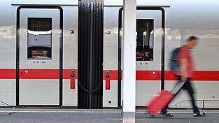 Die Bahn dürfte auch vom Anstieg der Spritpreise profitiert haben. (Archivbild) Die Bahn dürfte auch vom Anstieg der Spritpreise profitiert haben. (Archivbild)