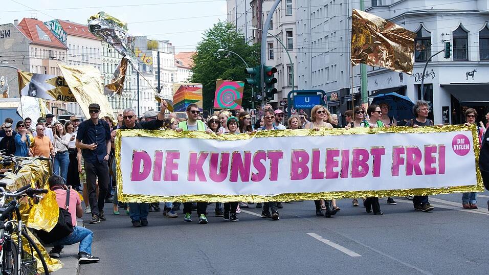Für die Kunstfreiheit wurde in Berlin schon 2019 demonstriert. (Archivbild) Für die Kunstfreiheit wurde in Berlin schon 2019 demonstriert. (Archivbild)