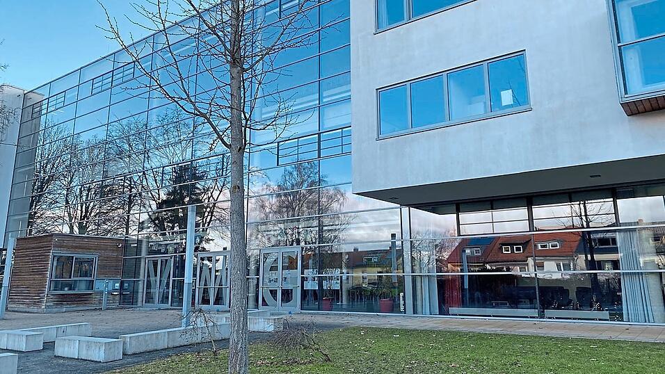 Wie das k&uuml;nftige Ganztagskonzept am Von-M&uuml;ller-Gymnasium gestaltet wird, das treibt die Schule, Familien und die Politik um.