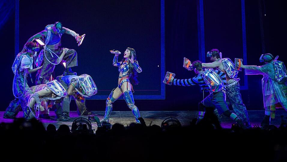 Die Welttournee «The Lifetimes Tour» begleitet Perrys aktuelles und siebtes Studioalbum «143», das schon im September 2024 erschien.