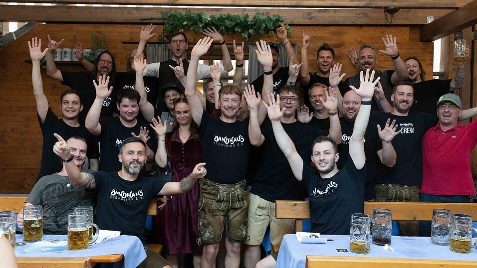 Die Partybilder vom Montag, 10. August, aus dem Festzelt Wenisch. Die Partybilder vom Montag, 10. August, aus dem Festzelt Wenisch.