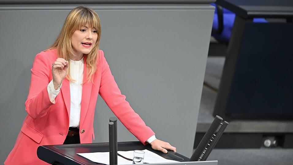 Clara Bünger (Linke) vermutet, dass viele Straftaten gegen Geflüchtete nicht zur Anzeige gebracht werden, weil die Betroffenen kein Vertrauen in die Polizei haben. (Archivfoto) Clara Bünger (Linke) vermutet, dass viele Straftaten gegen Geflüchtete nicht zur Anzeige gebracht werden, weil die Betroffenen kein Vertrauen in die Polizei haben. (Archivfoto)