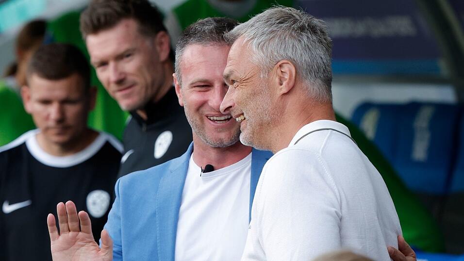 Schöne Bescherung: Bundestrainer Christian Wück (r) erhält zum 53. Geburtstag einen Auswärtssieg. Schöne Bescherung: Bundestrainer Christian Wück (r) erhält zum 53. Geburtstag einen Auswärtssieg.