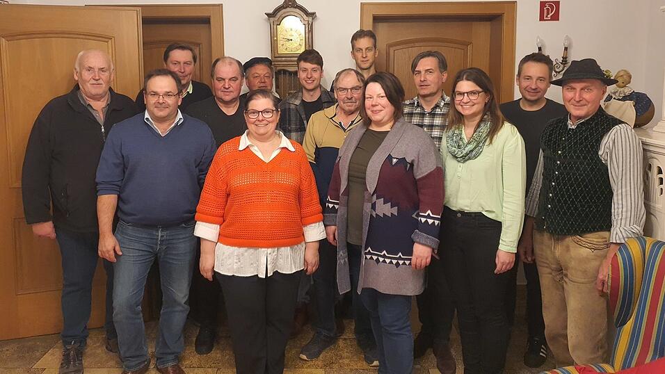 Die neu gewählte Vorstandschaft um Vorsitzende Nicole Haberländer. Die neu gewählte Vorstandschaft um Vorsitzende Nicole Haberländer.