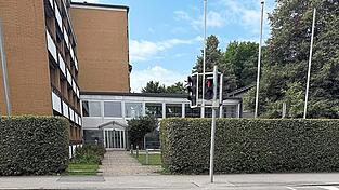 Ein Jahr nach der Schlie&szlig;ung des Pflegeheims St. Antonius wurde weder der Pflegebetrieb wieder aufgenommen, noch sind die Ermittlungen gegen den ehemaligen Tr&auml;ger abgeschlossen.