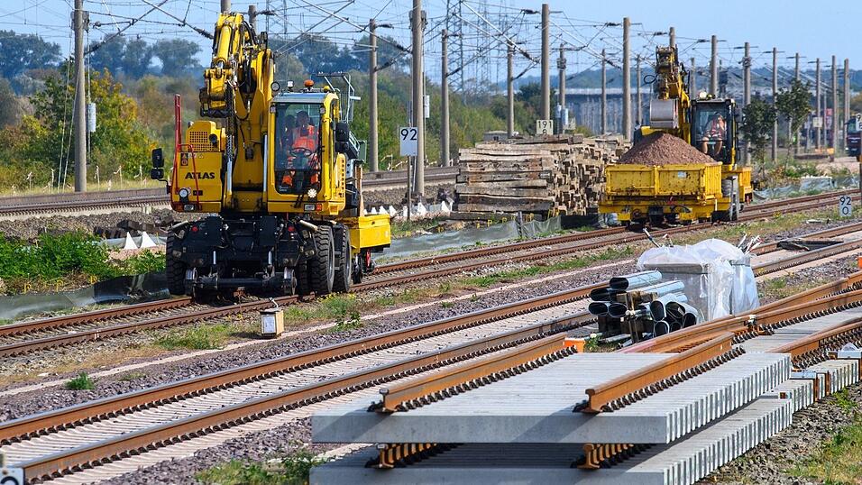 Rechnungshof rügt Bahn-Sanierungen. Rechnungshof rügt Bahn-Sanierungen.